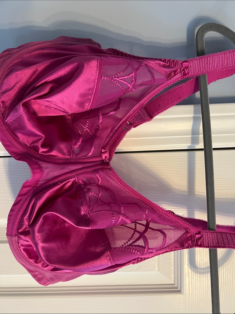 Elomi Full Coverage Satin & Mesh Bra in Fuchsia